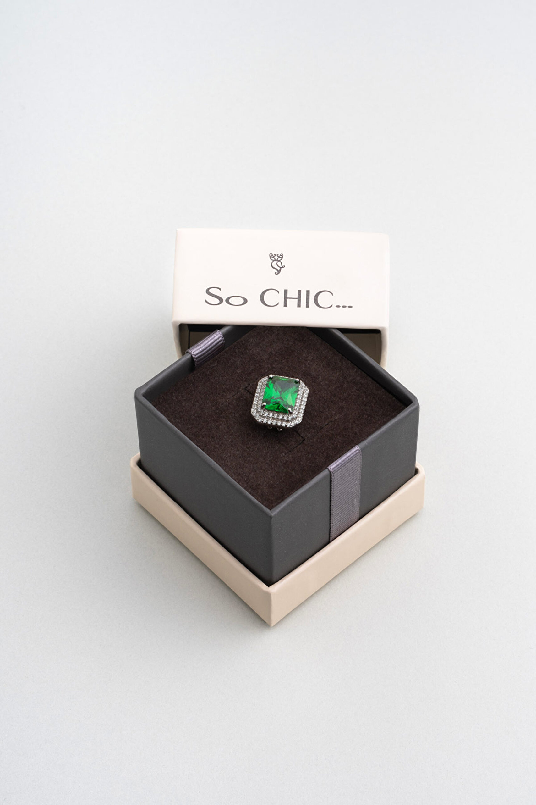 ⁠ Hürrem Sultan 18 Ayar Beyaz Altın Kaplama Gümüş Charm_6}