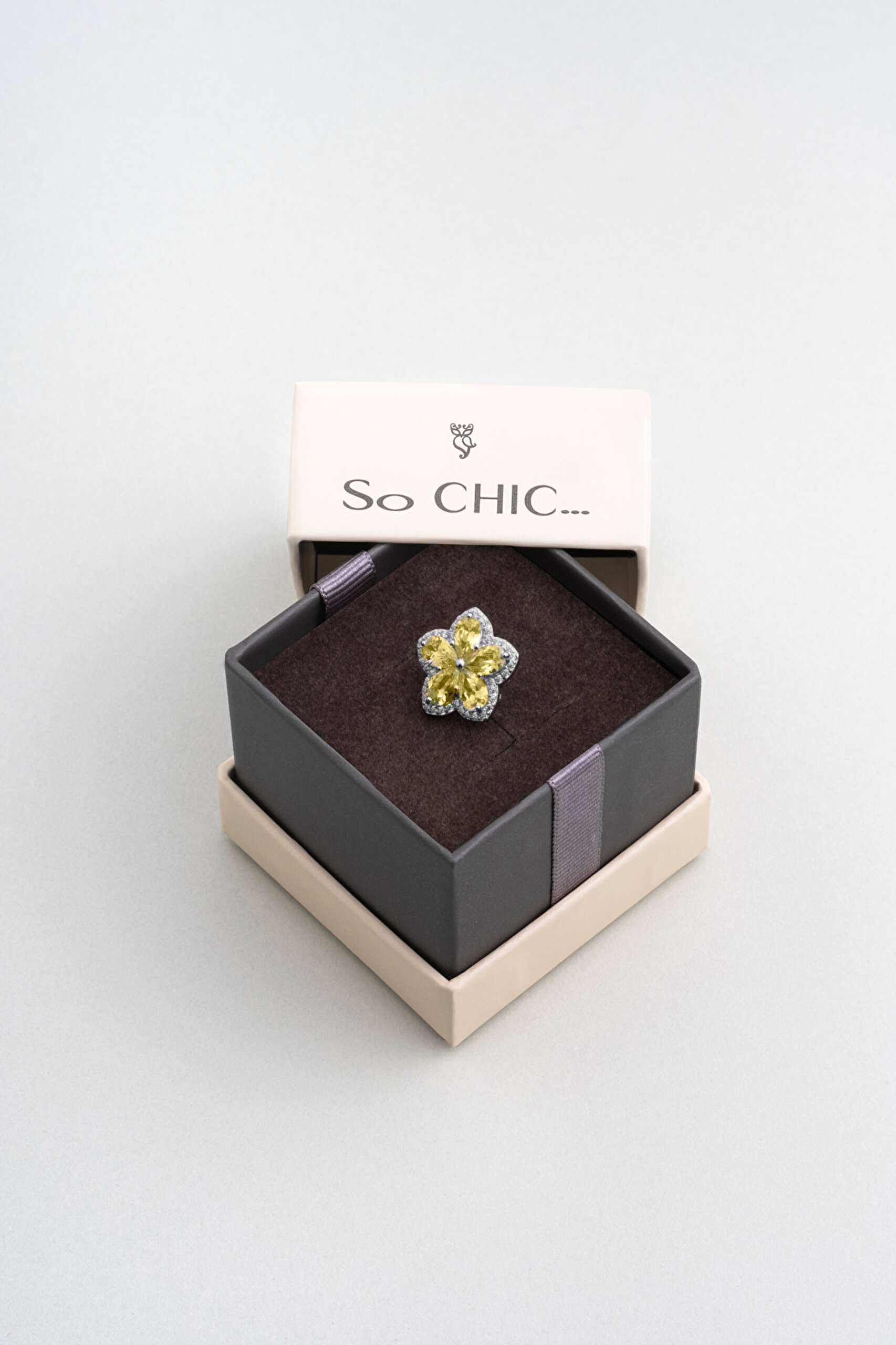 ⁠ Sarı Rüzgar Çiçeği 18 Ayar Beyaz Altın Kaplama Gümüş Charm_6}