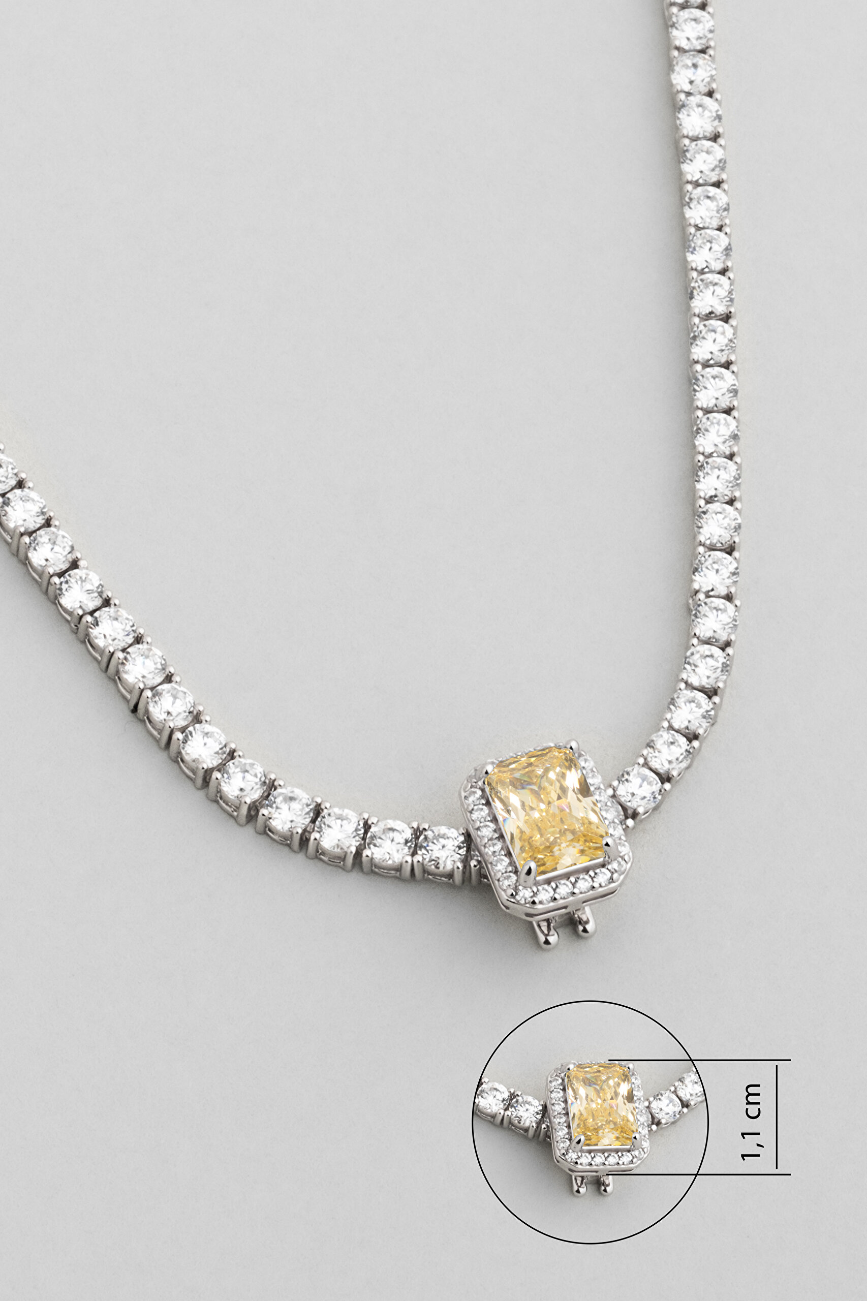 ⁠ Güneş Perisi 18 Ayar Beyaz Altın Kaplama Gümüş Charm_0}