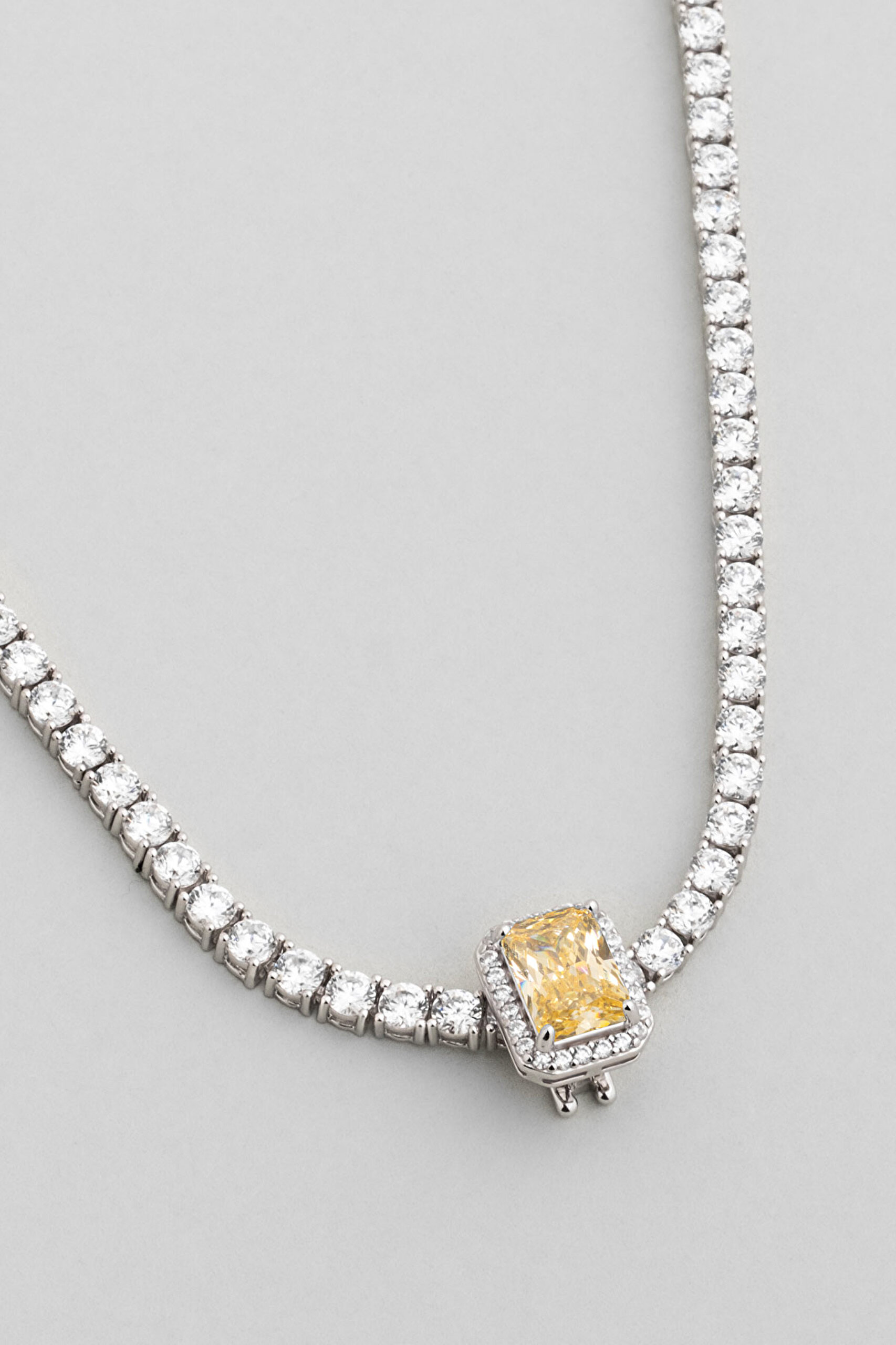 ⁠ Güneş Perisi 18 Ayar Beyaz Altın Kaplama Gümüş Charm_3}