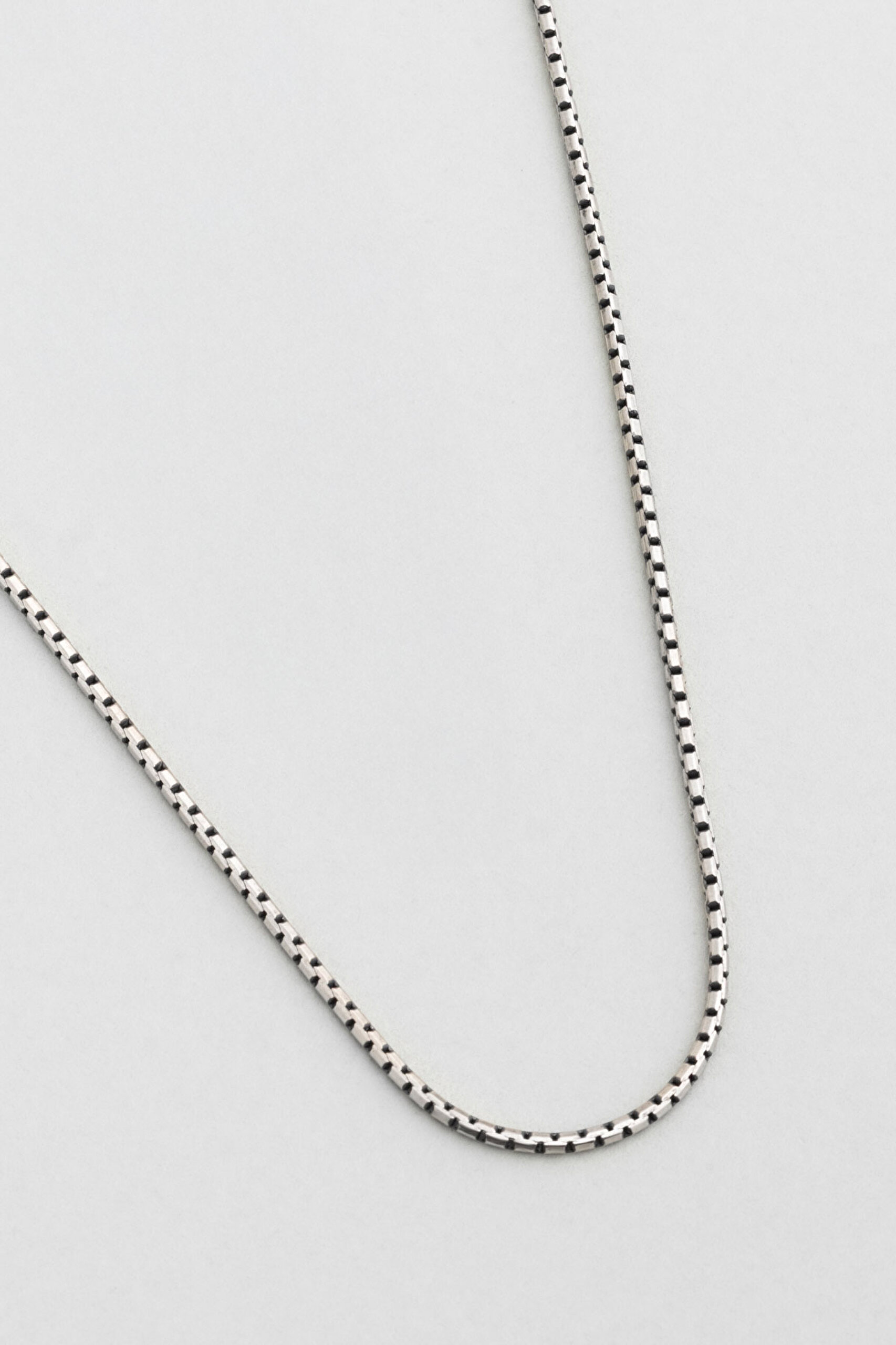 ⁠ İtalyan Stil Oksitli 55 Cm Gümüş Erkek Zincir Kolye_3}