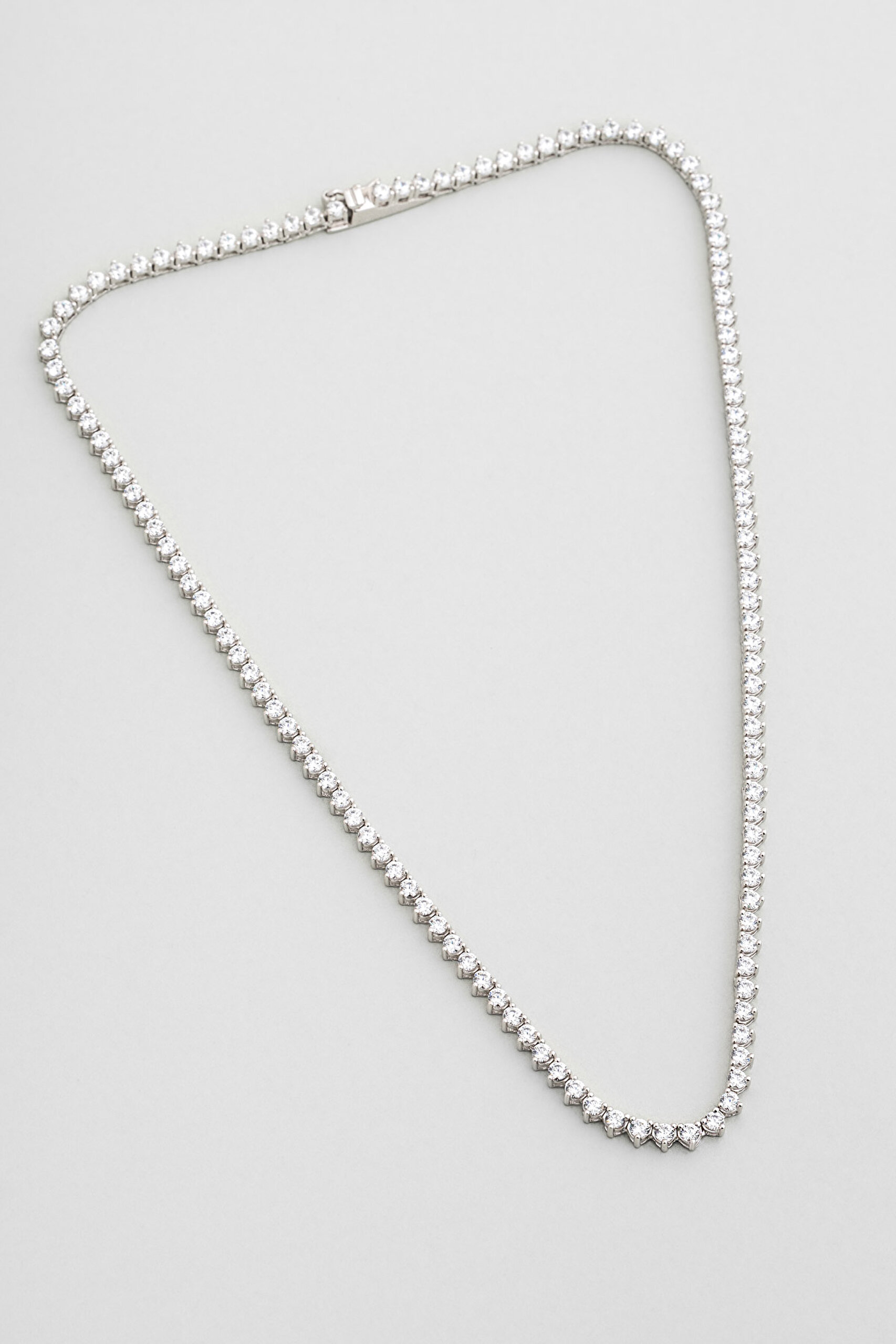 ⁠ So Chic... Zirkon Taşlı 18 Ayar Beyaz Altın Kaplama Gümüş Su Yolu Kolye_0}