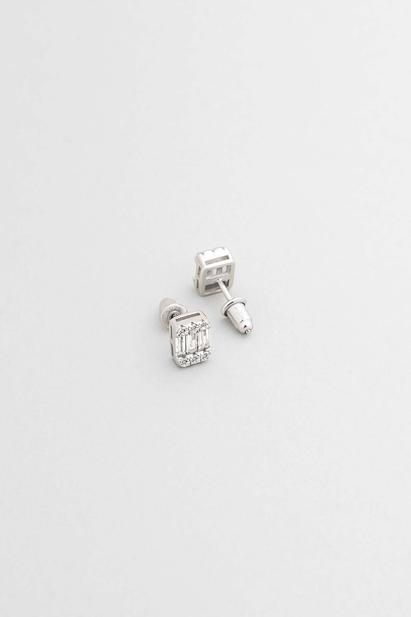 Aşk Çiçeği 18 Ayar Beyaz Altın Kaplama Gümüş Minimal Küpe - 0