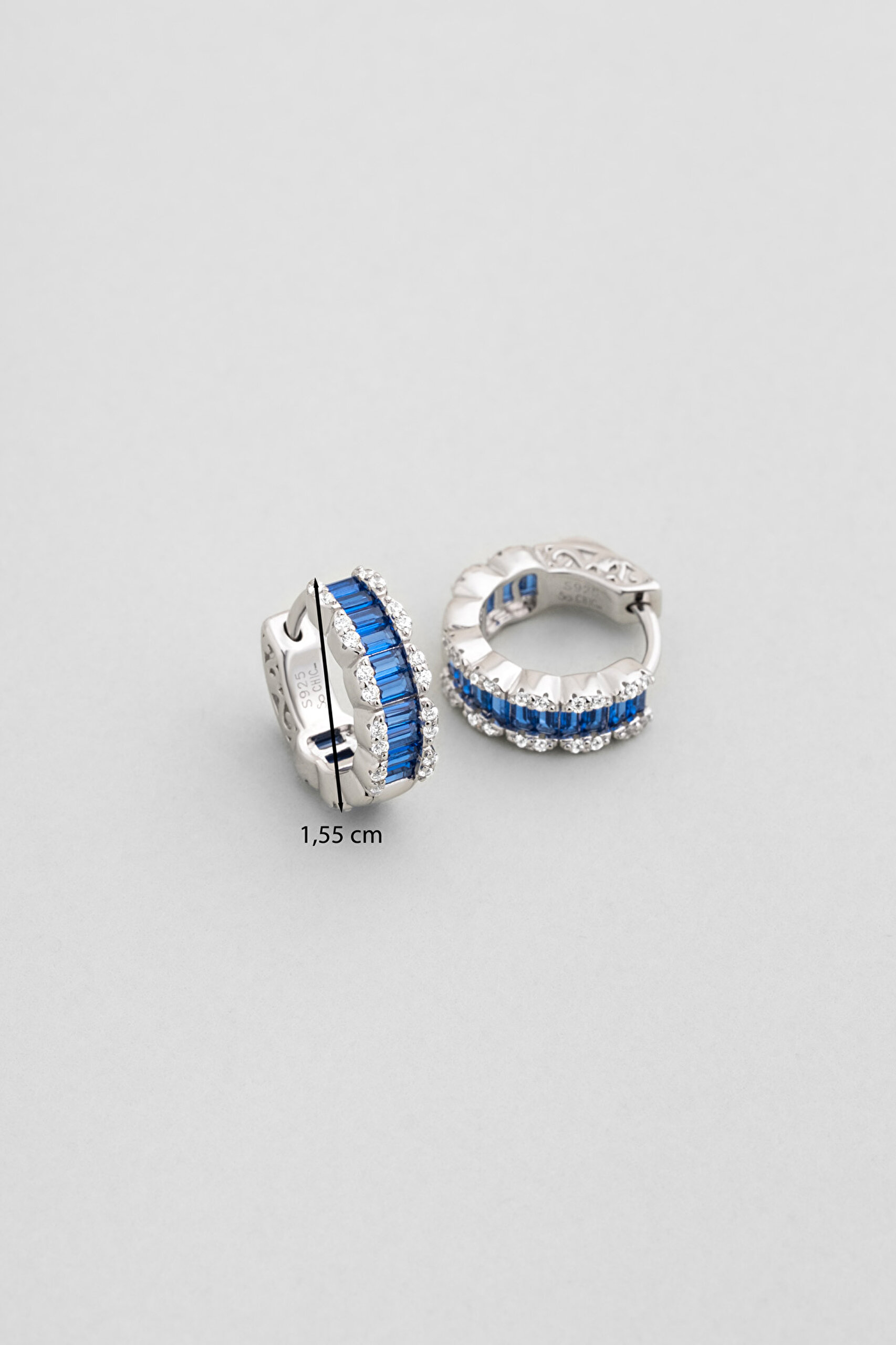 ⁠ Renkli Baget 18 Ayar Beyaz Altın Kaplama Gümüş Halka Küpe_2}