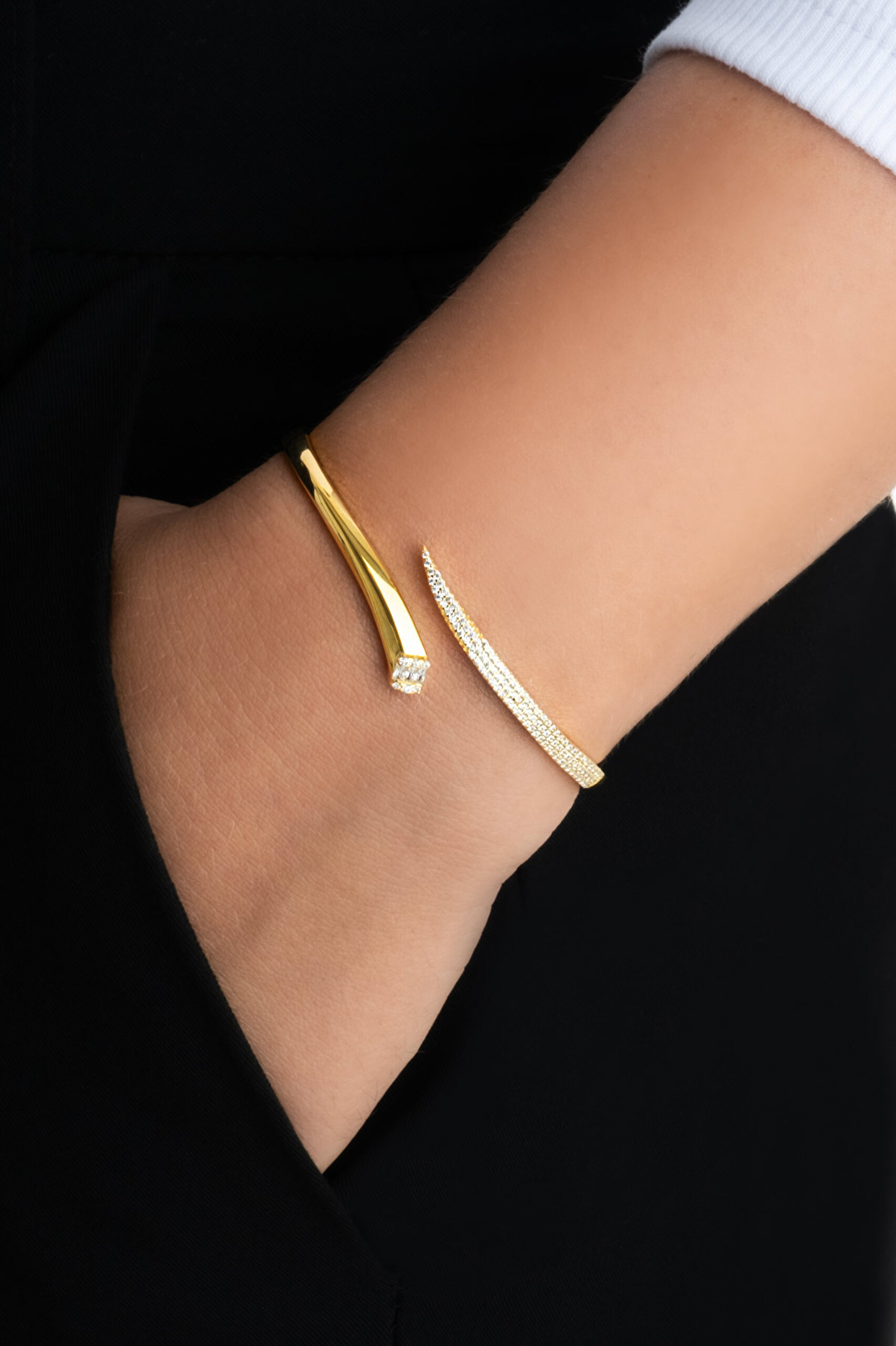 ⁠ Ophidia 18 Ayar Sarı Altın Kaplama Gümüş Kelepçe Bileklik_1}