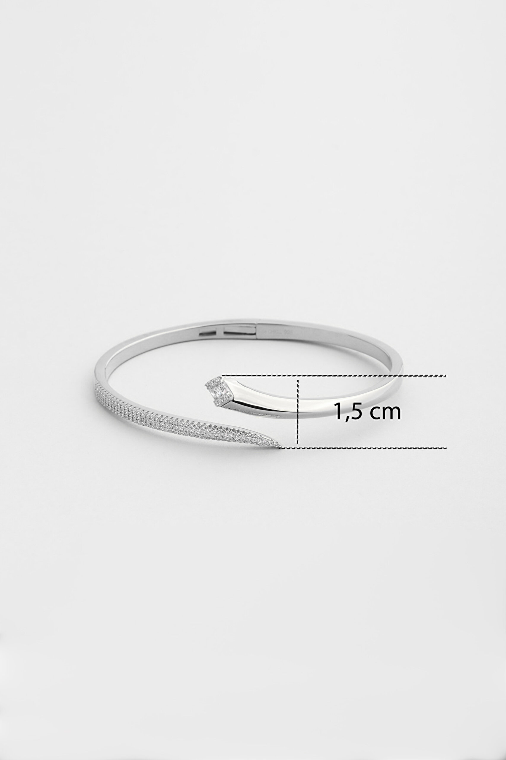 ⁠ Ophidia 18 Ayar Beyaz Altın Kaplama Gümüş Kelepçe Bileklik_2}