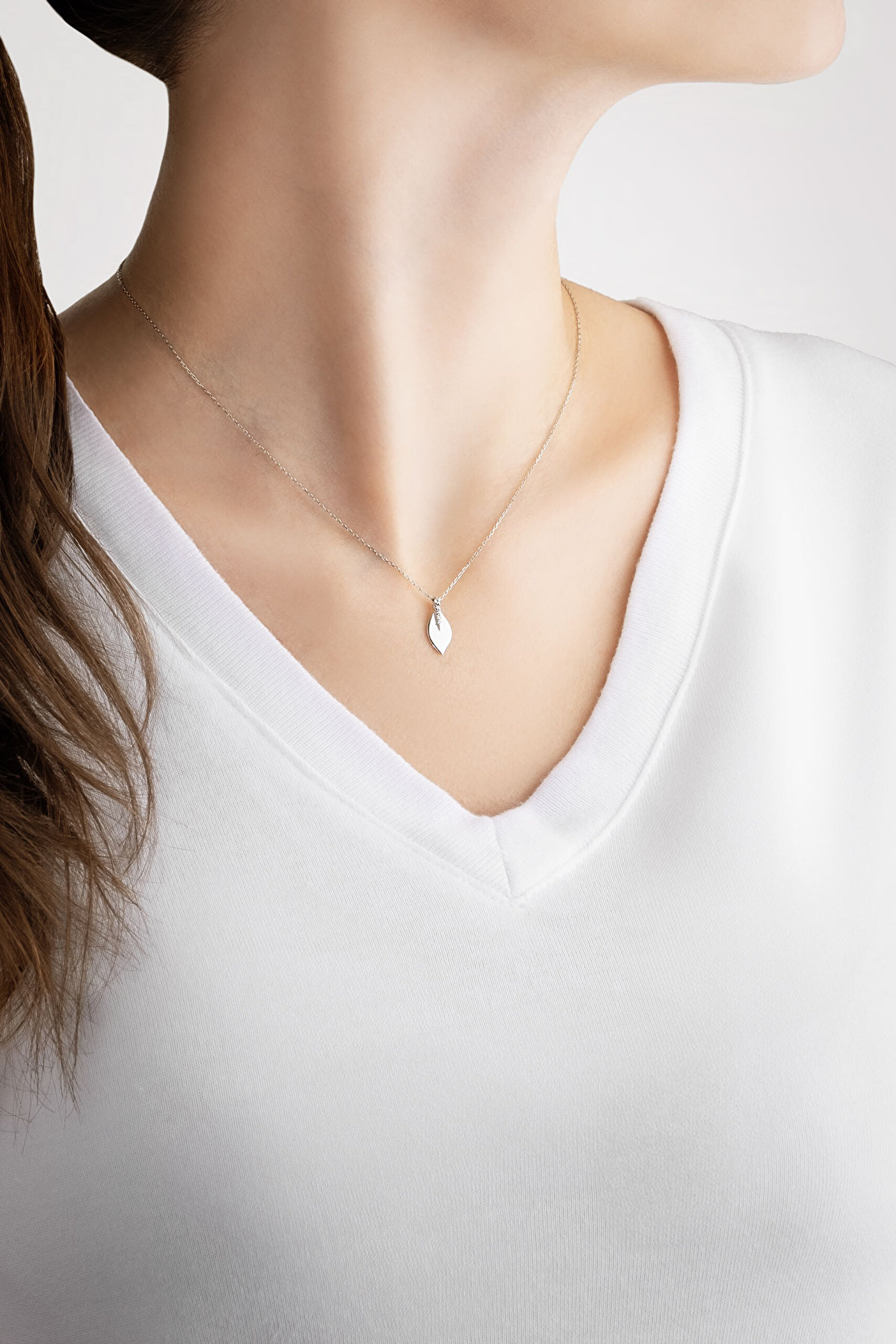 ⁠ Minimal 14 Ayar Beyaz Altın Kolye_2}