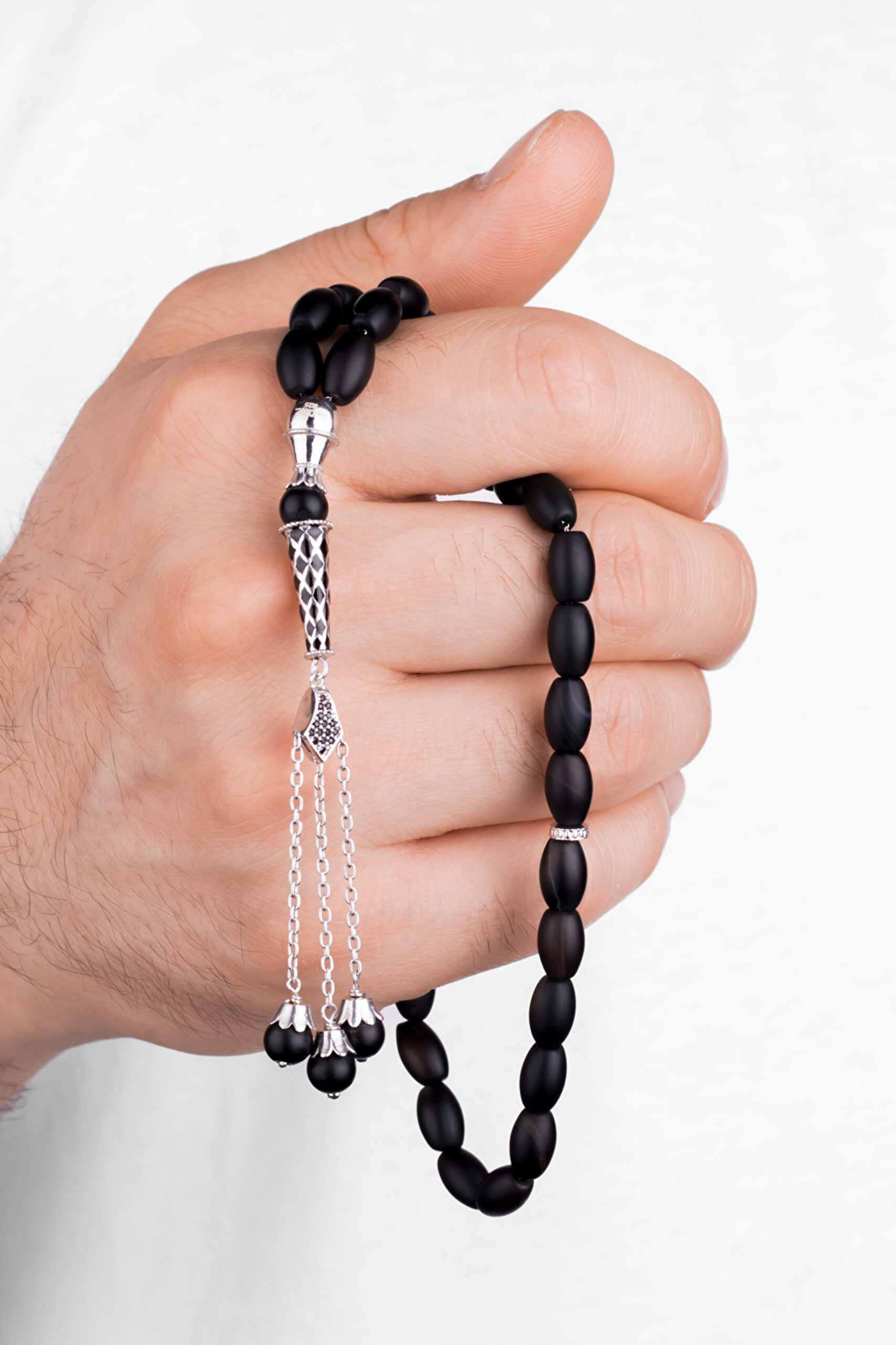 ⁠ Oniks Taşlı 18 Ayar Beyaz Altın Kaplama Gümüş Tespih_1}