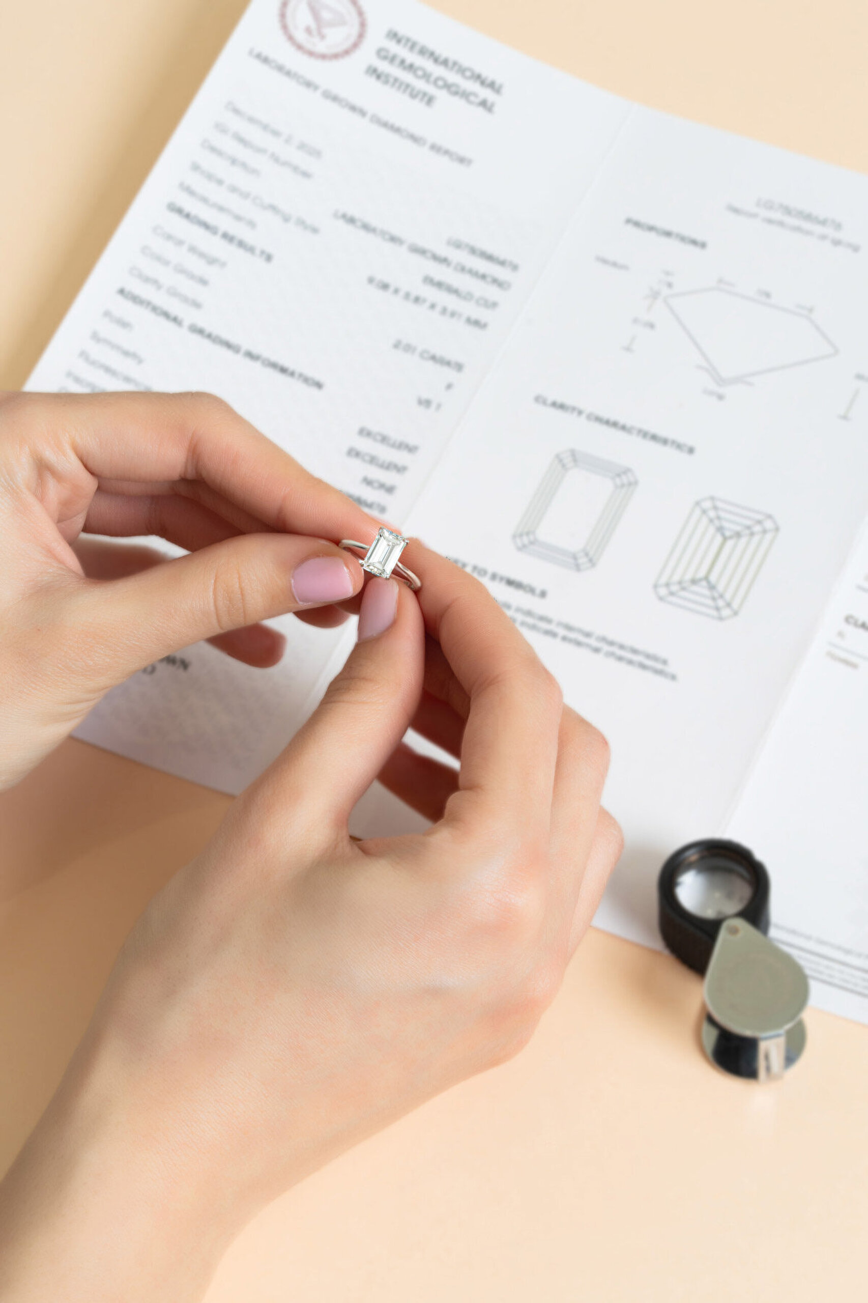 1.56 Karat IGI Sertifikalı 14K Beyaz Altın Emerald Kesim Lab Grown Pırlanta Tektaş Yüzük - 5