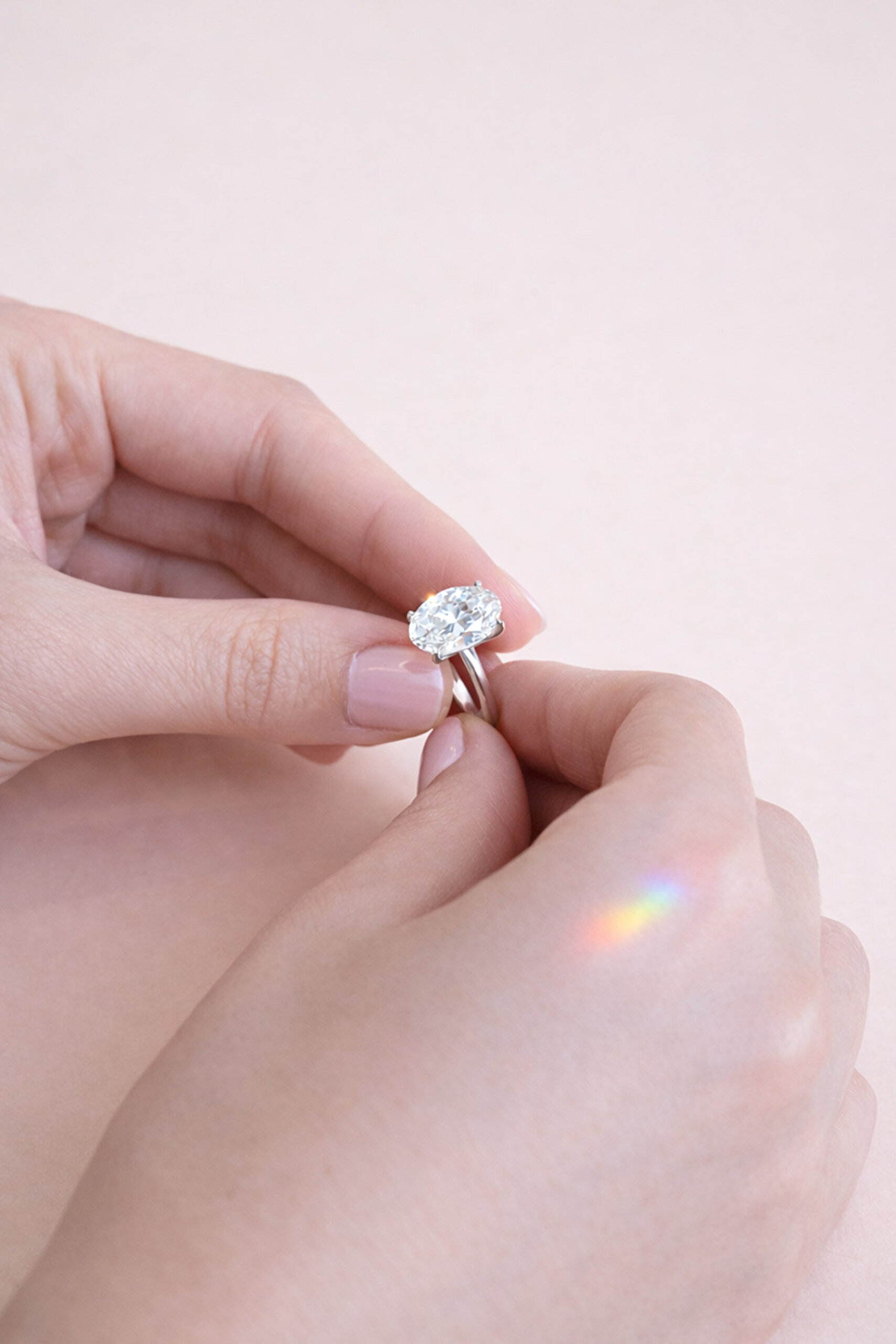 Lab Grown Chic Diamond 4.08 Karat 14K Beyaz Altın Oval Kesim Tektaş Yüzük - 3