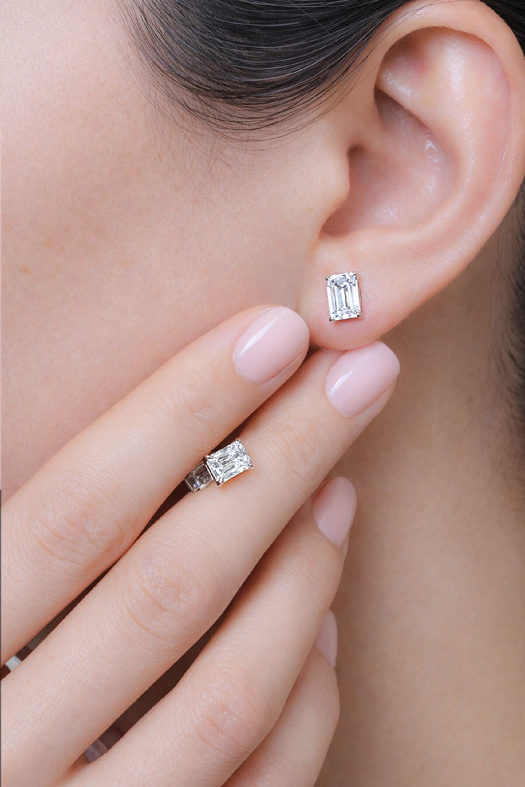 Lab Grown Chic Diamond 2.02 Karat 14K Beyaz Altın Emerald Kesim Küpe - 1