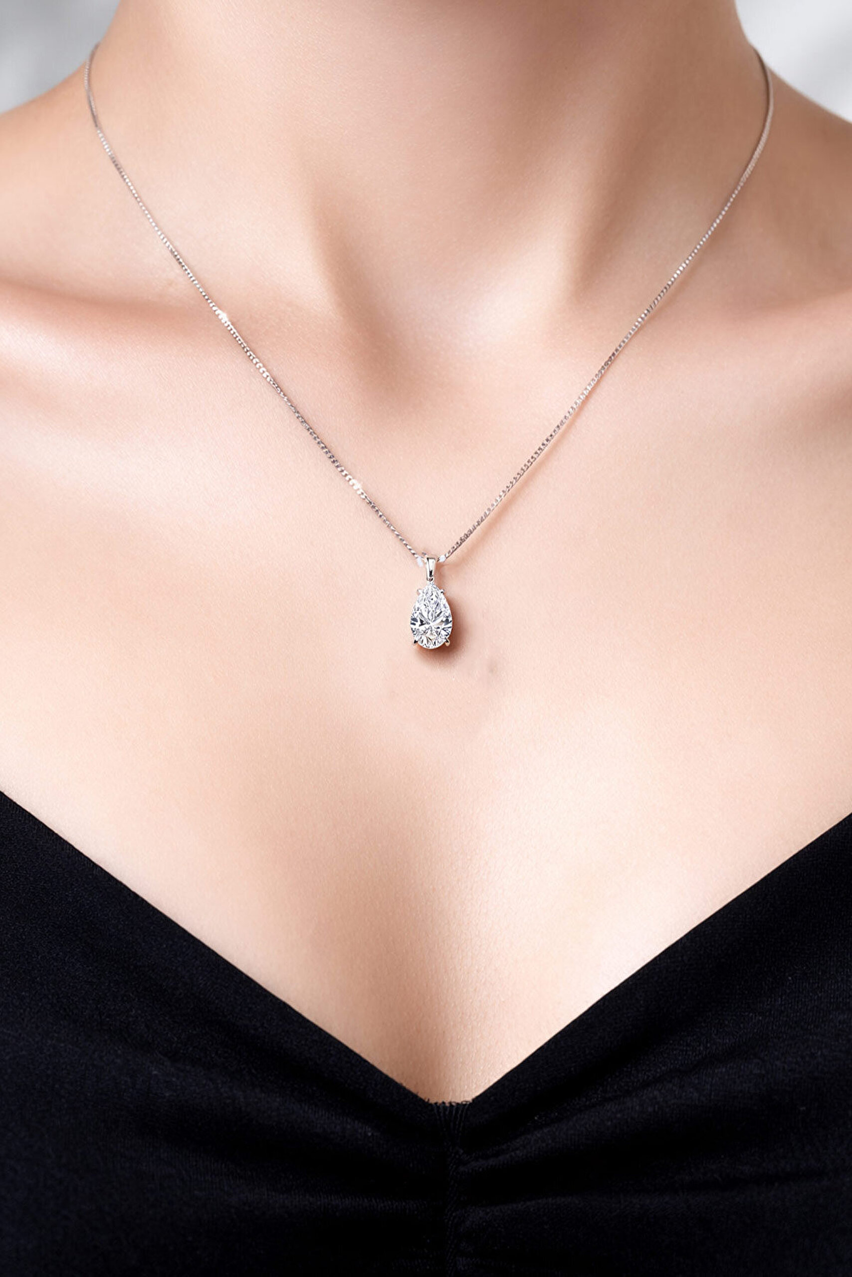 1.32 Karat IGI Sertifikalı 14K Beyaz Altın 43 Cm Damla Kesim Lab Grown Pırlanta Kolye - 1