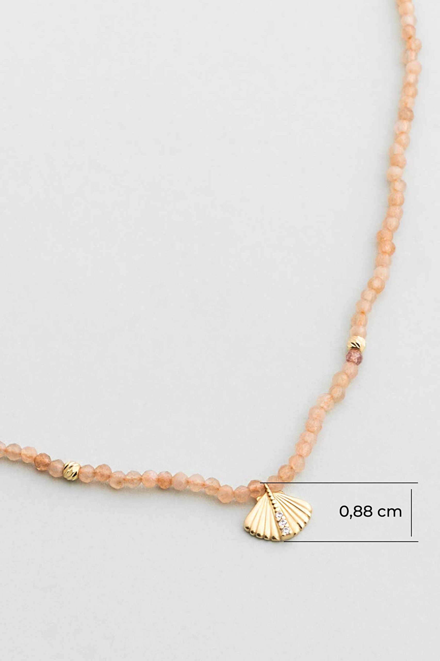 ⁠ Deniz Kabuğu Figürlü Güneş Taşlı 42 Cm 14 Ayar Altın Kolye_2}