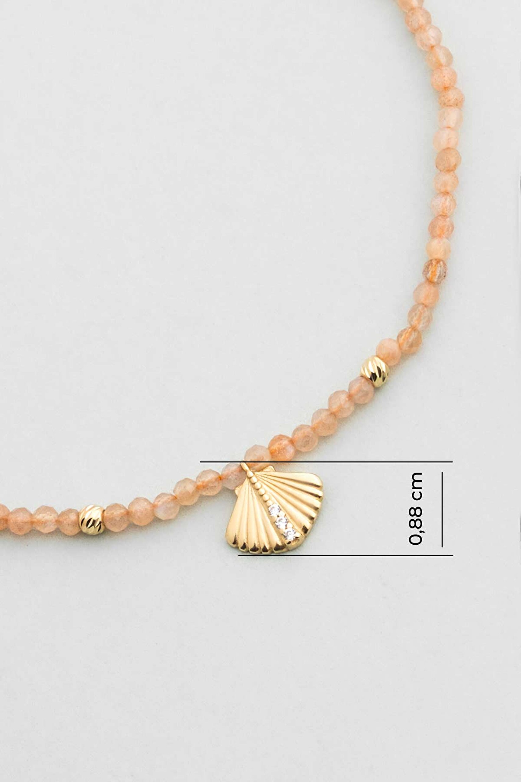 ⁠ Deniz Kabuğu Figürlü Güneş Taşlı 14 Ayar Altın Bileklik_2}