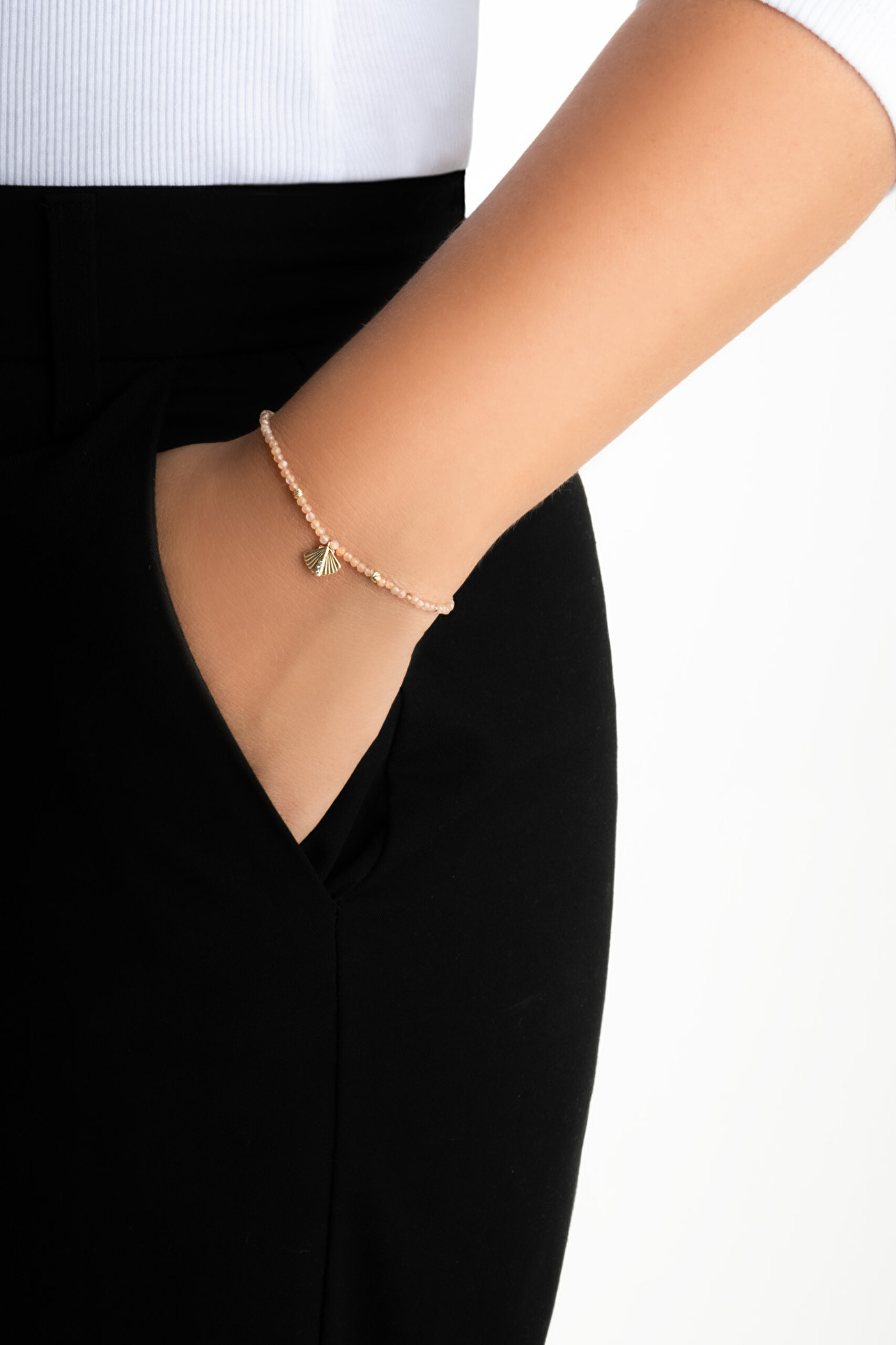 ⁠ Deniz Kabuğu Figürlü Güneş Taşlı 14 Ayar Altın Bileklik_3}