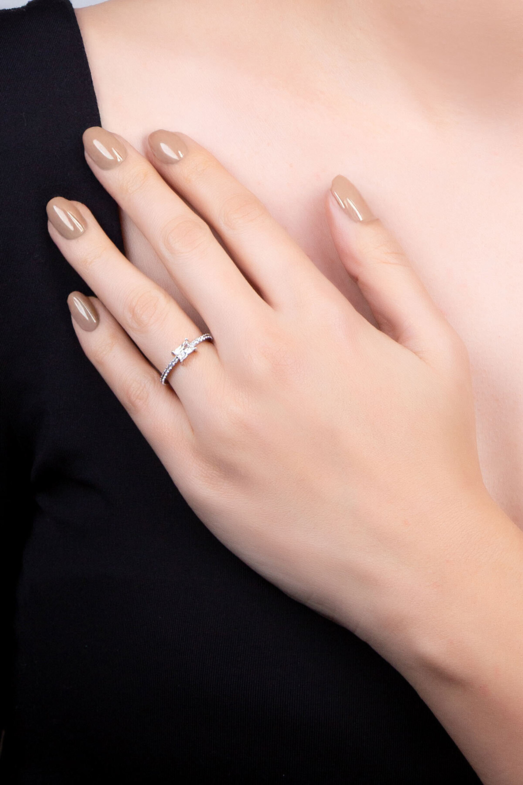 14 Ayar Beyaz Altın Premium Created 1.10 CT Effect Baget Taşlı Yüzük - 1