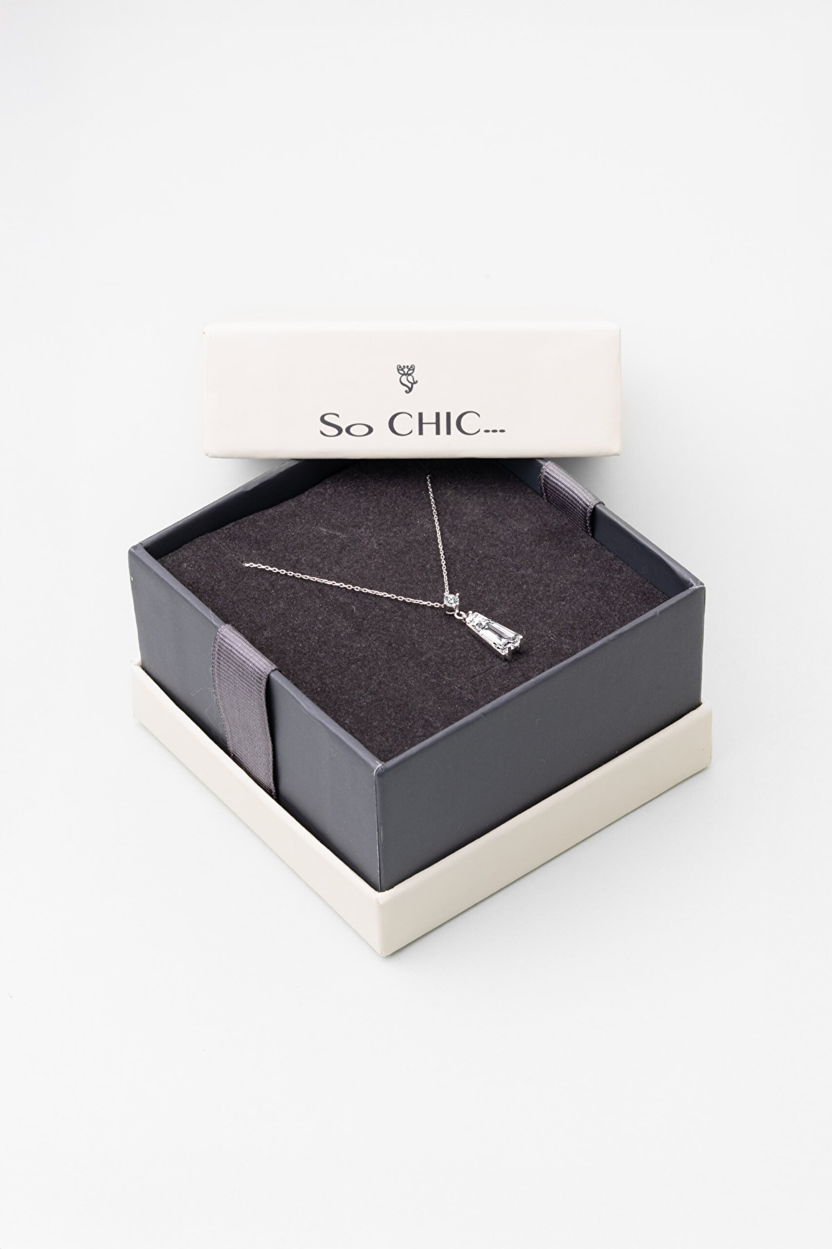 ⁠ Beyaz Altın Sertifikalı Premium Created Taşlı 42 Cm Trapez Kesim Kolye_3}