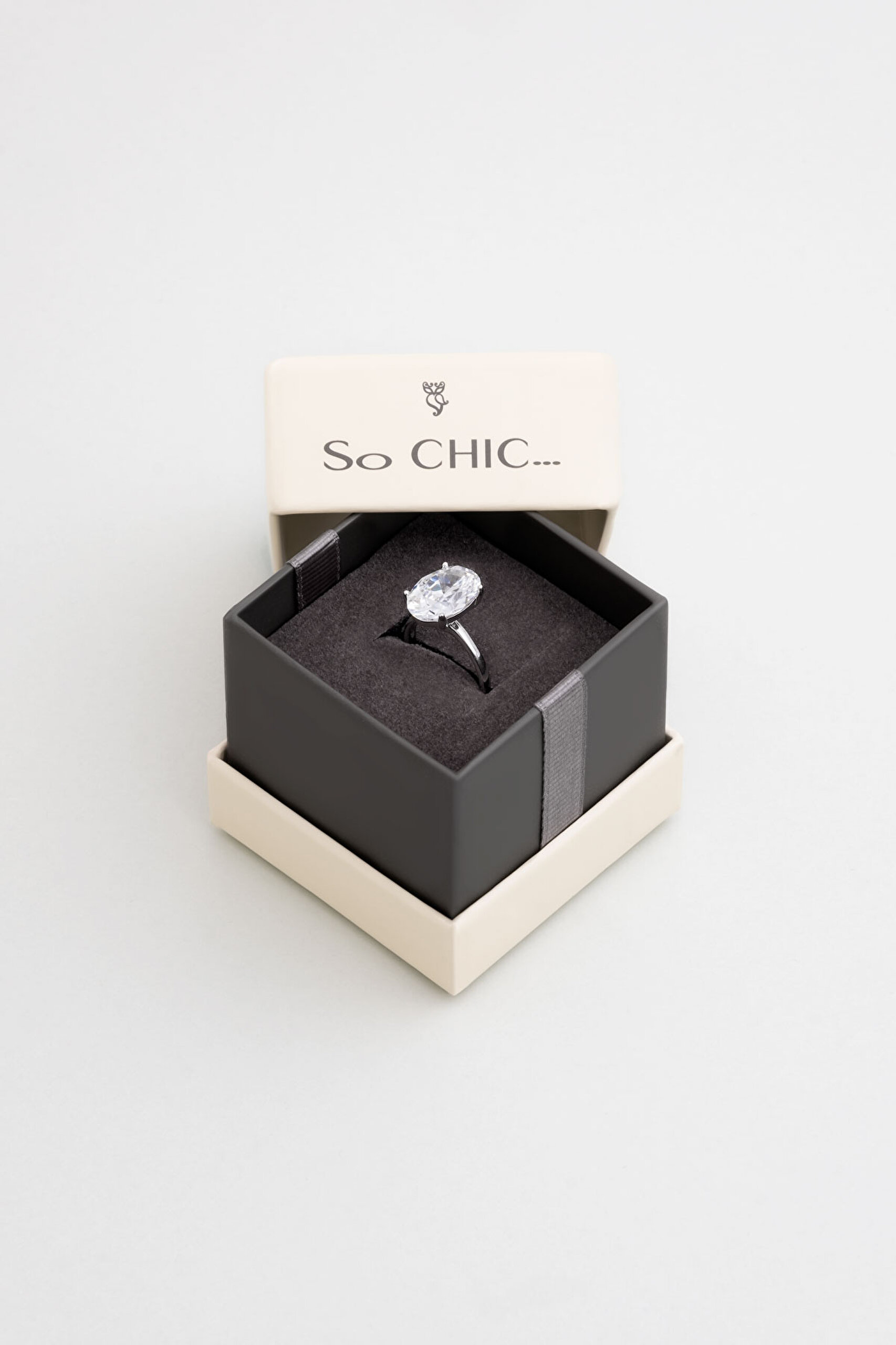 ⁠ Premium Created Taşlı 8 Ayar Beyaz Altın 8.00 CT Effect Oval Tektaş Yüzük_4}