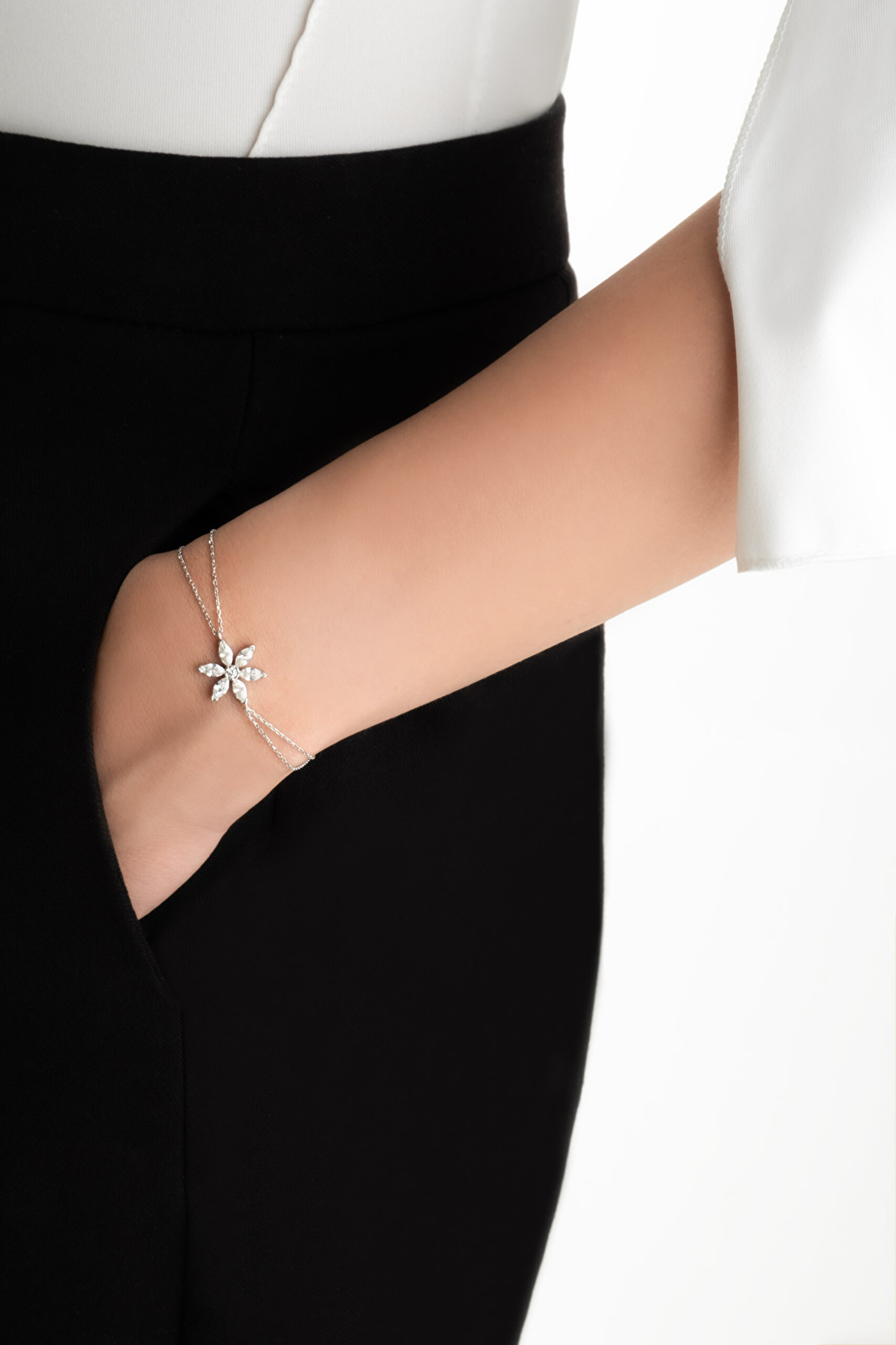 ⁠ Beyaz Altın Sertifikalı Premium Created Taşlı Çiçek Figürlü 20 Cm Bileklik_3}