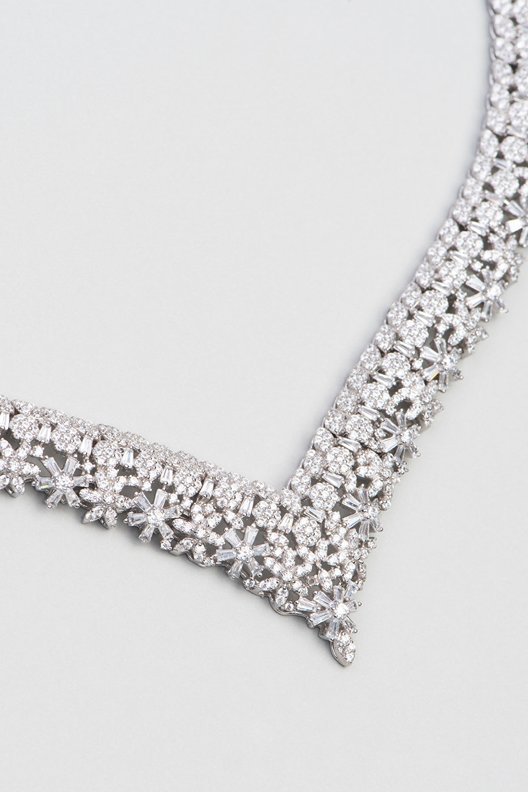 ⁠ Carrie 18 Ayar Beyaz Altın Kaplama Gümüş Gerdanlık_2}