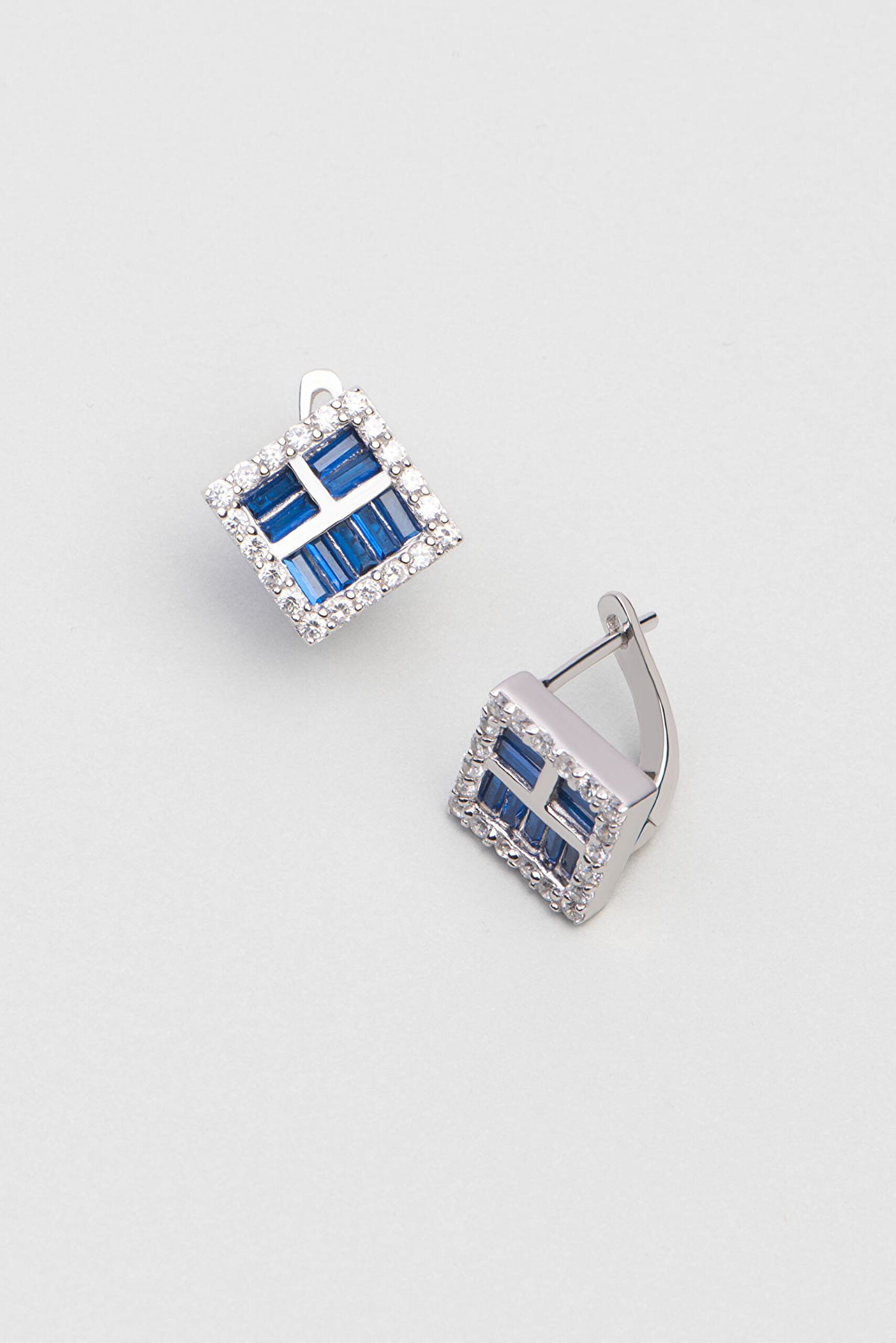 Mavi Taşlı 18 Ayar Beyaz Altın Kaplama Gümüş Küpe